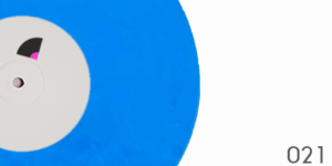 Vinyle marbré blanc-bleu transparent